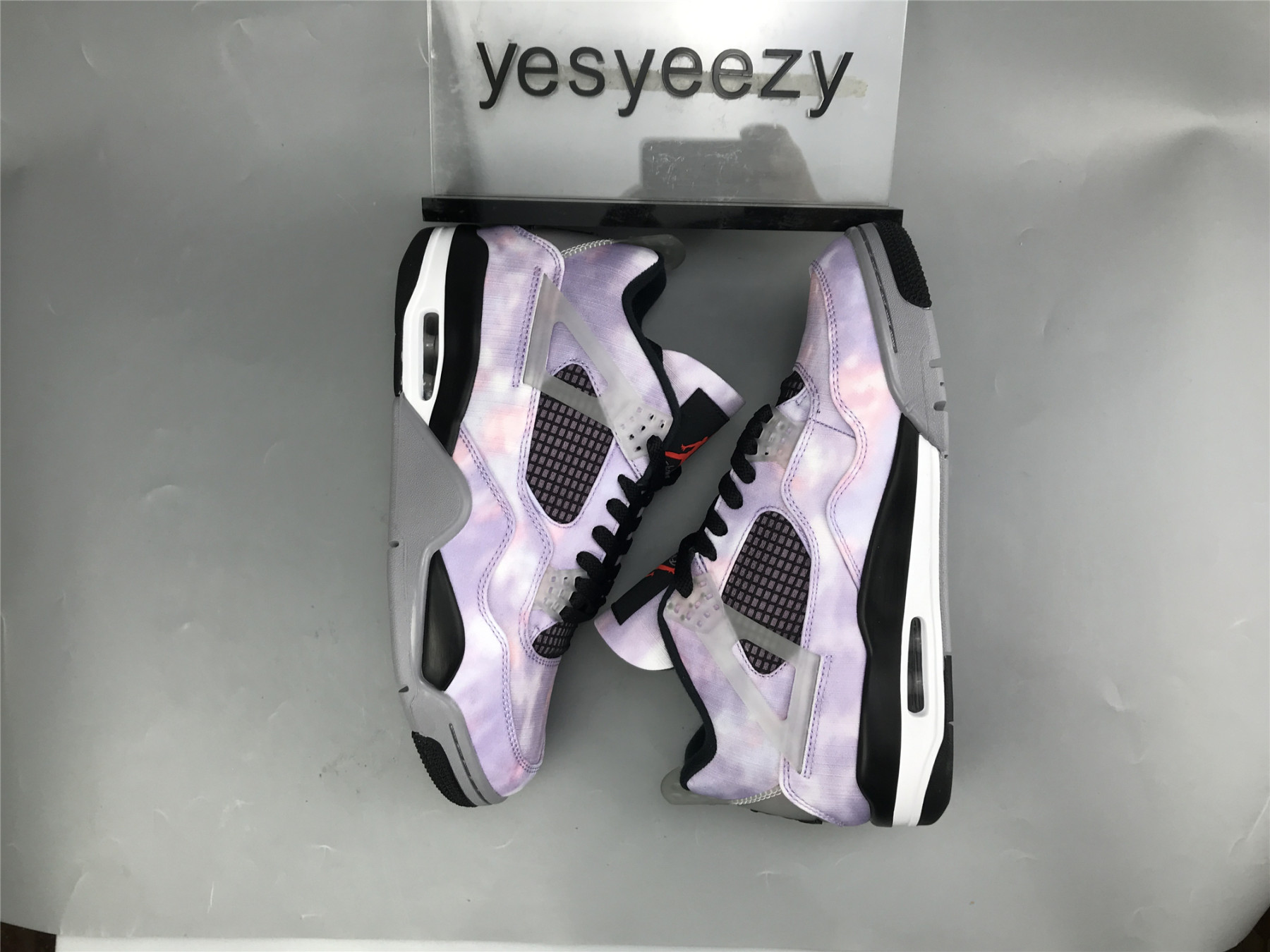 UA AIR JORDAN 4 RETRO 