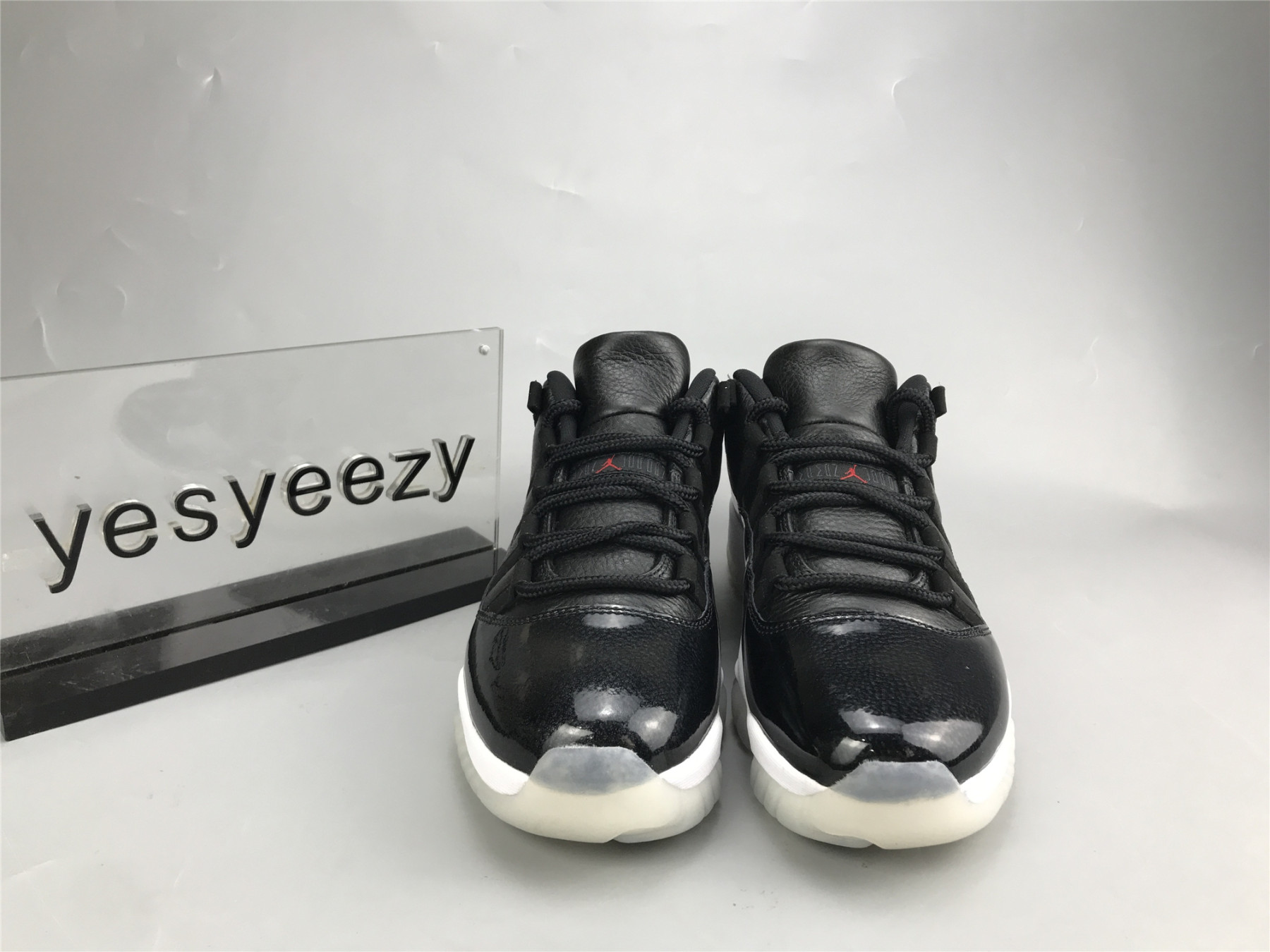UA AIR JORDAN 11 RETRO LOW 