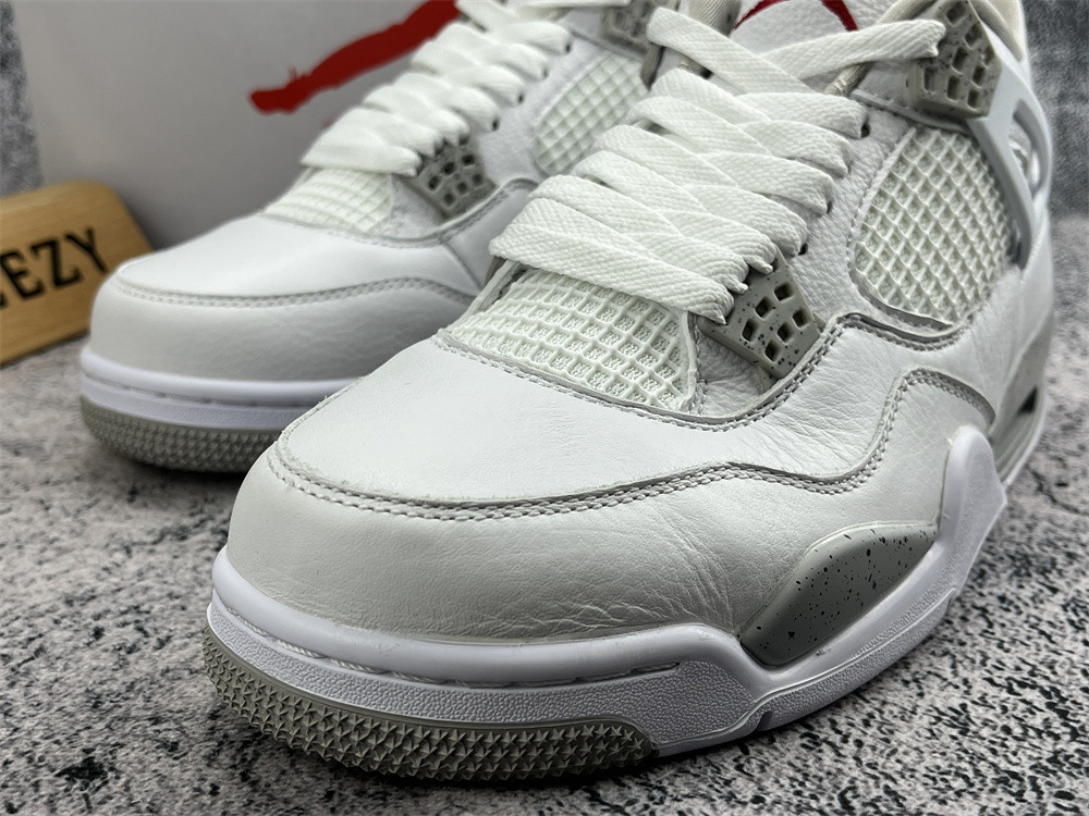 UA AIR JORDAN 4 RETRO 