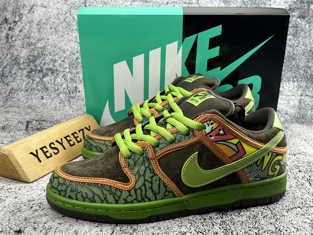 UA  NIKE SB DUNK LOW 