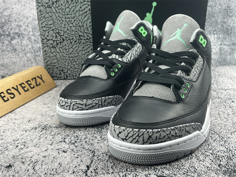 UA AIR JORDAN 3 RETRO 
