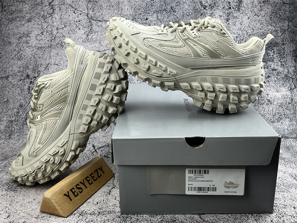 ua Ba1en*iaga defender beige