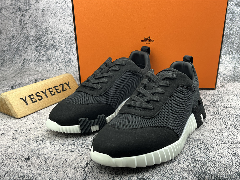 UA H**me5 Bouncing Sneaker
