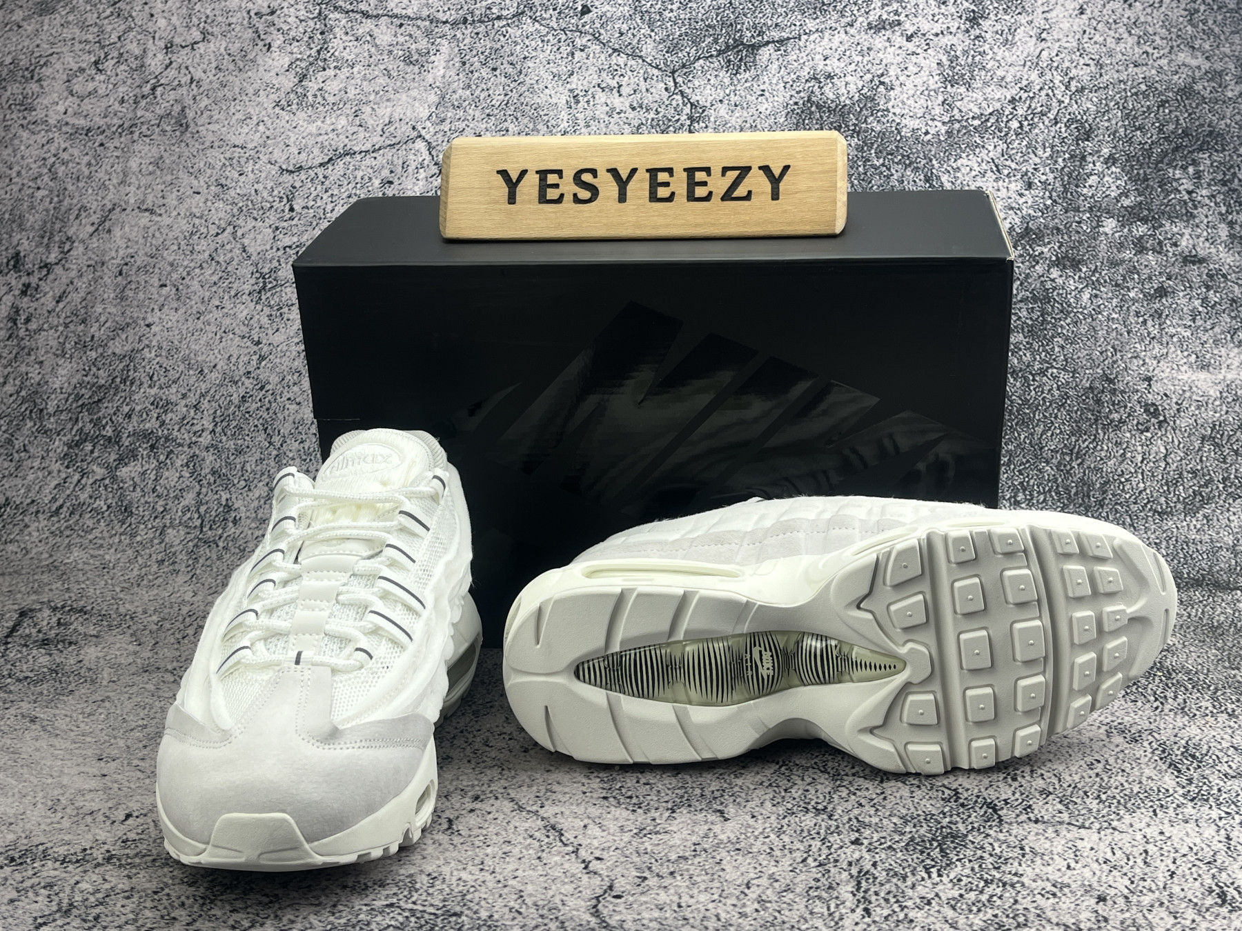 UA Nike Air Max 95