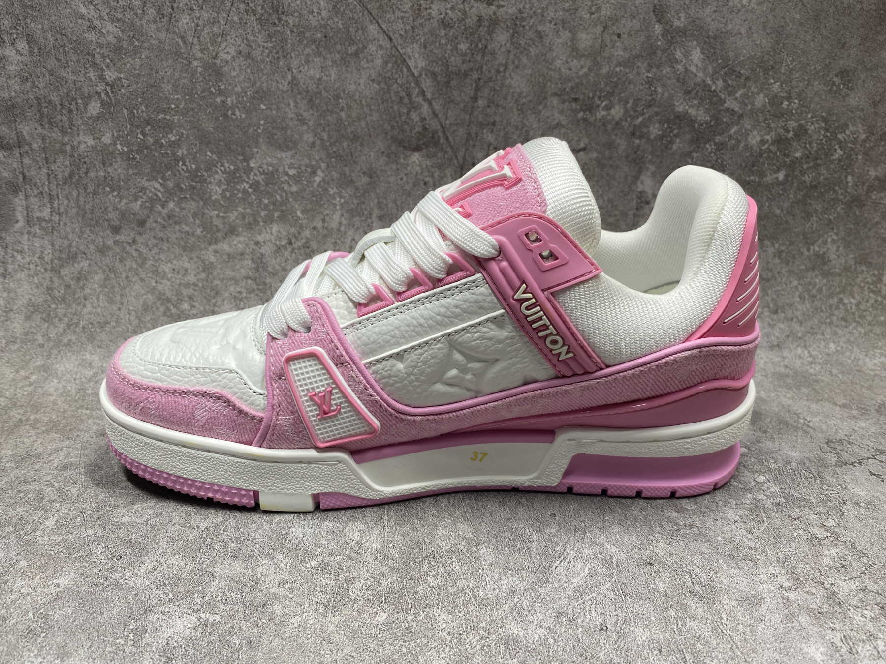 UA LV trainer Sneakers