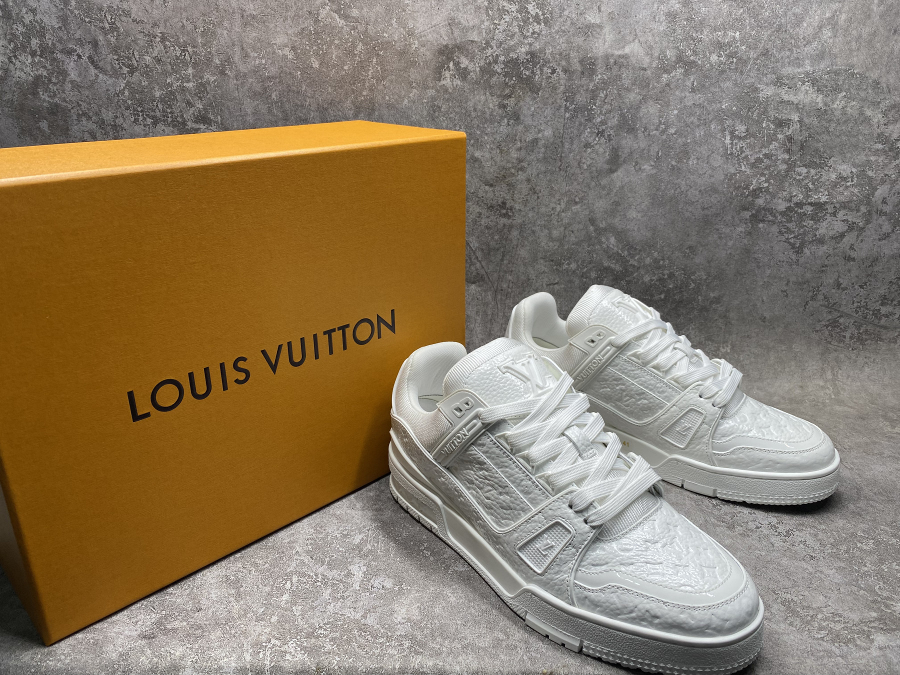 UA LV trainer Sneakers