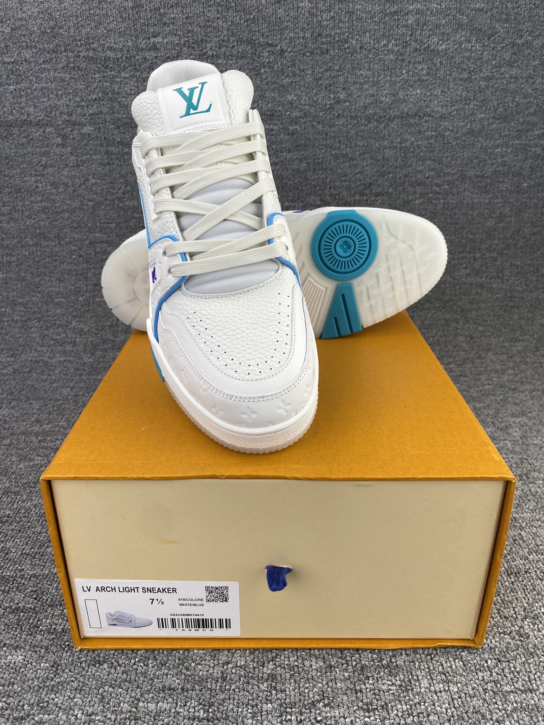 UA LV trainer Sneakers