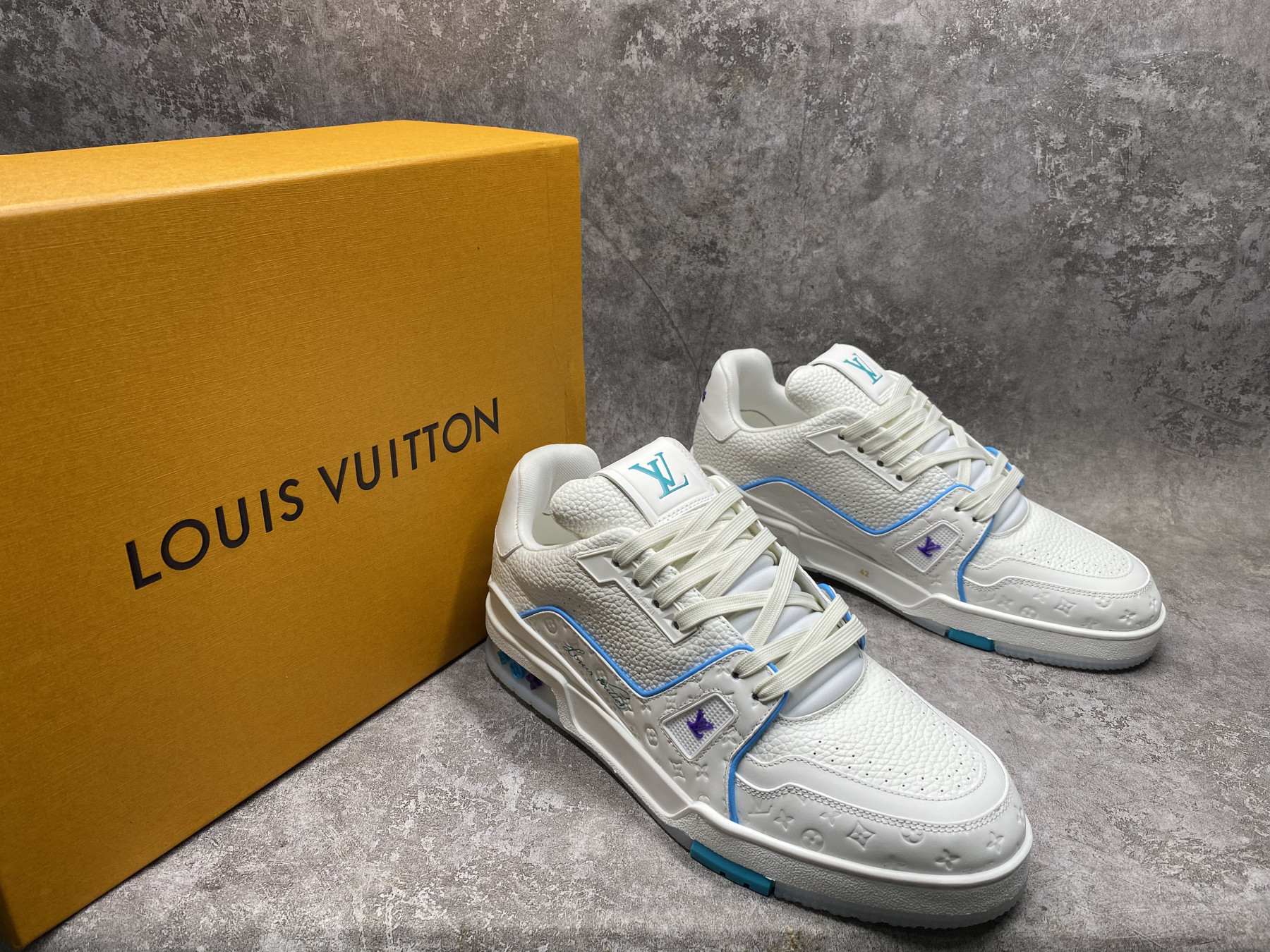 UA LV trainer Sneakers
