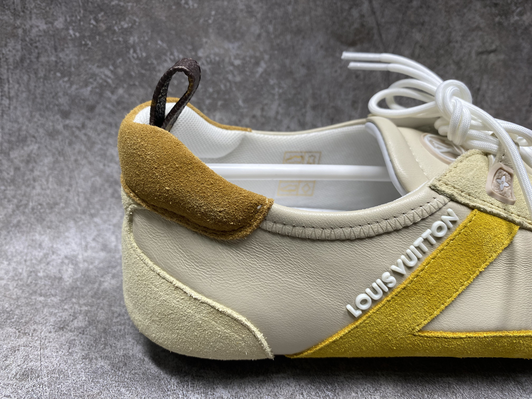 UA LV Sneaker