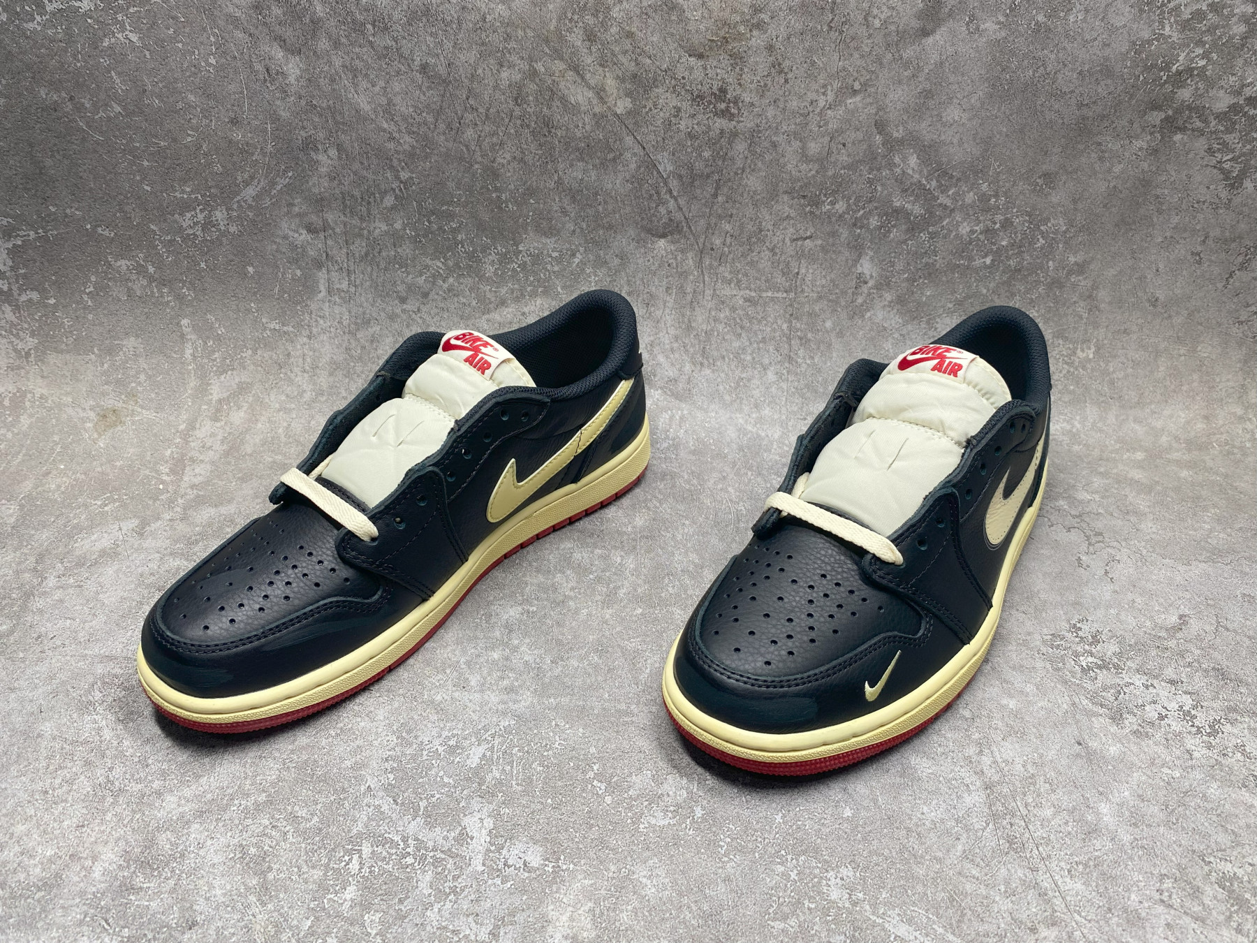 UA Jordan 1 Retro Low OG