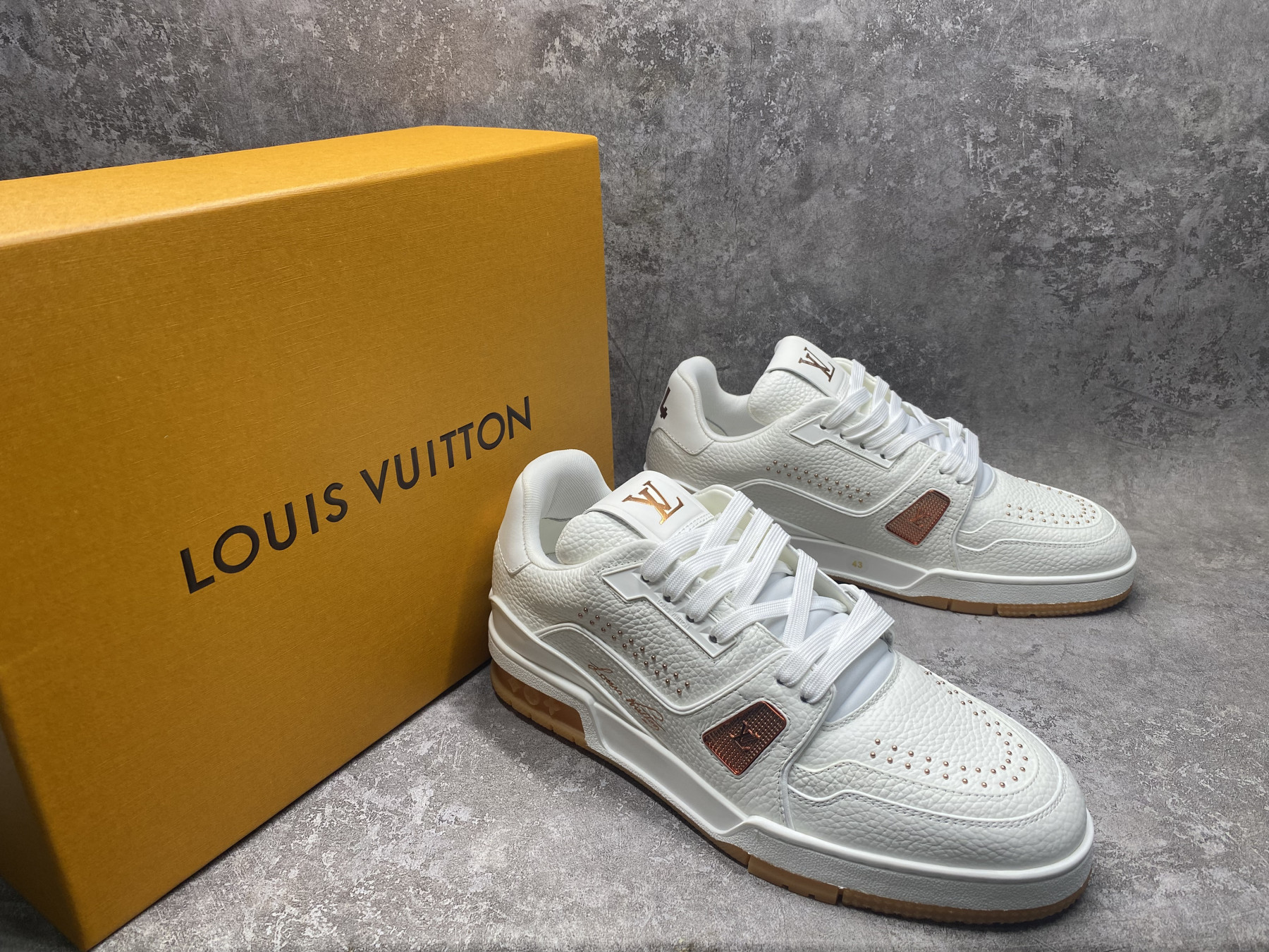 UA LV trainer Sneakers