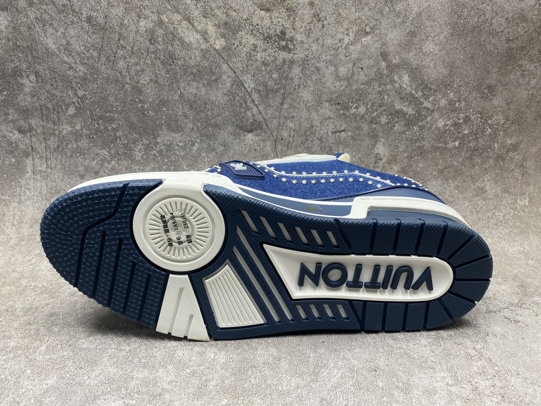 UA LV trainer Sneakers