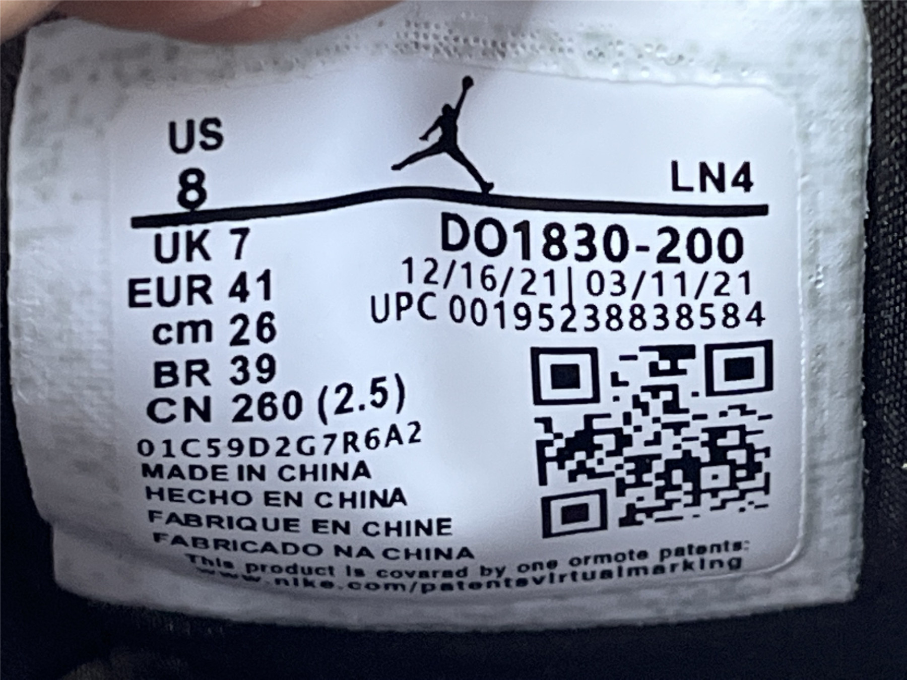 UA AIR JORDAN 3 RETRO 