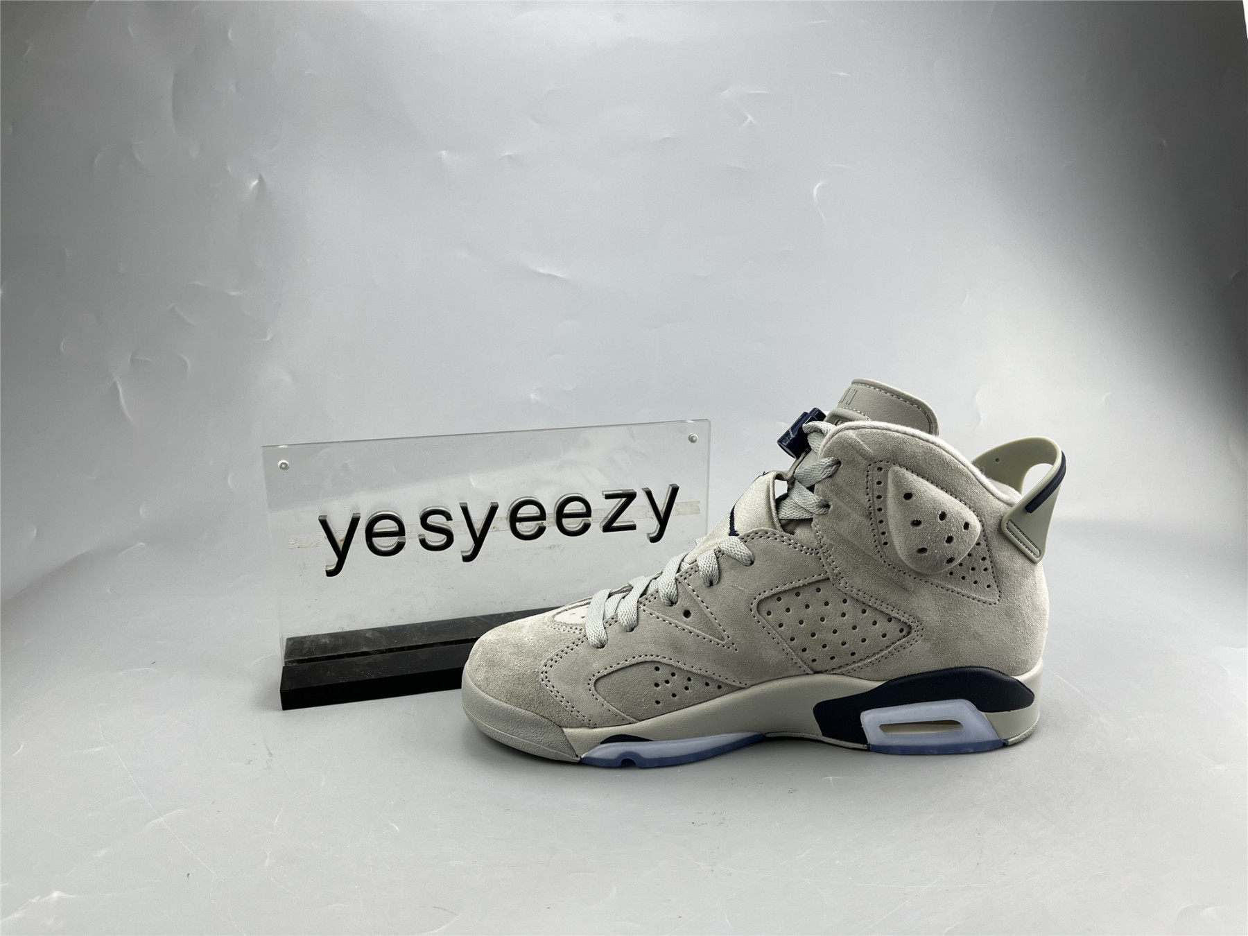 UA AIR JORDAN 6 RETRO 