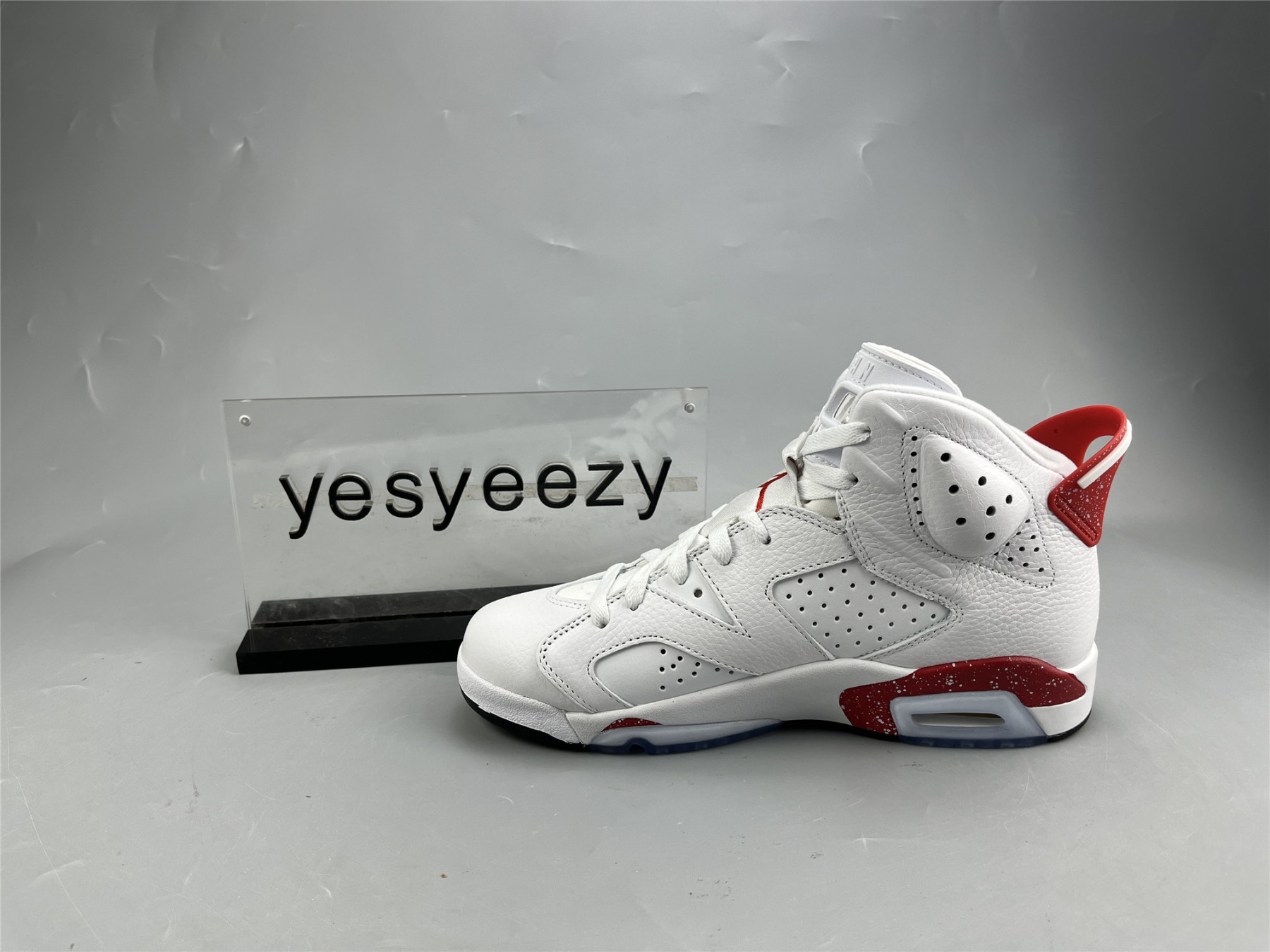 UA AIR JORDAN 6 RETRO 