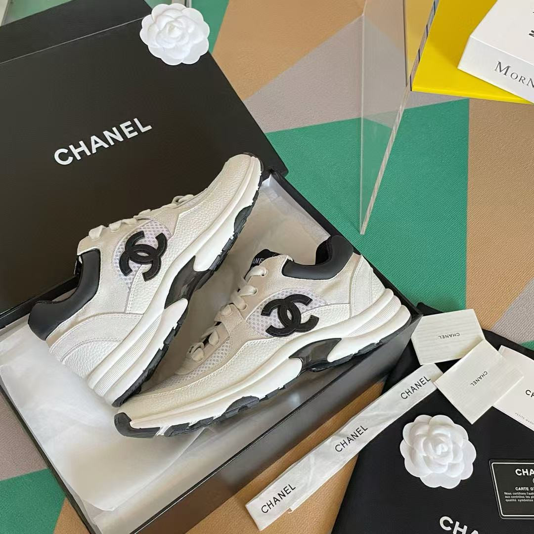 UA Ch**el SNEAKERS