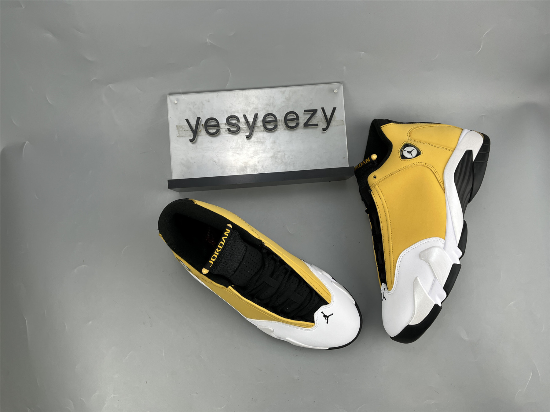 UA AIR JORDAN 14 RETRO 