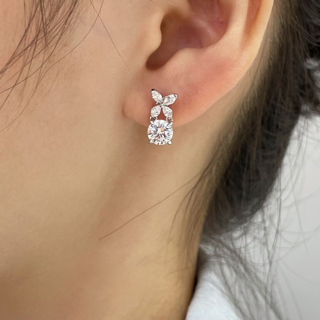 Graff D1am0nd-encrusted Butterfly Stud Earrings