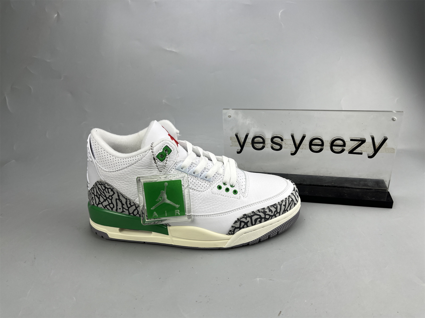 UA AIR JORDAN 3 RETRO LUCKY GREEN