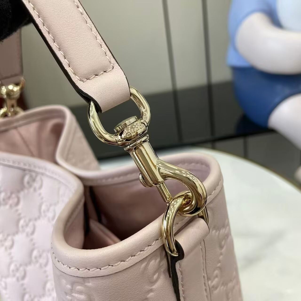 Gvc*1 GG Emblem Small Bucket Bag 19x18x11cm