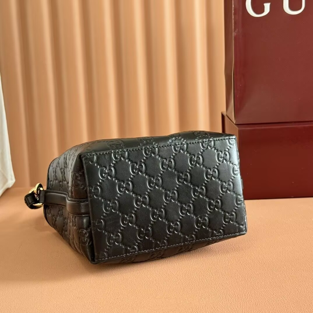 Gvc*1 GG Emblem Small Bucket Bag 19x18x11cm