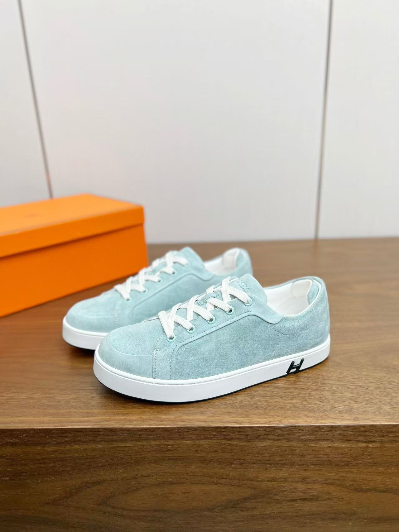 UA H**me5 Sneaker
