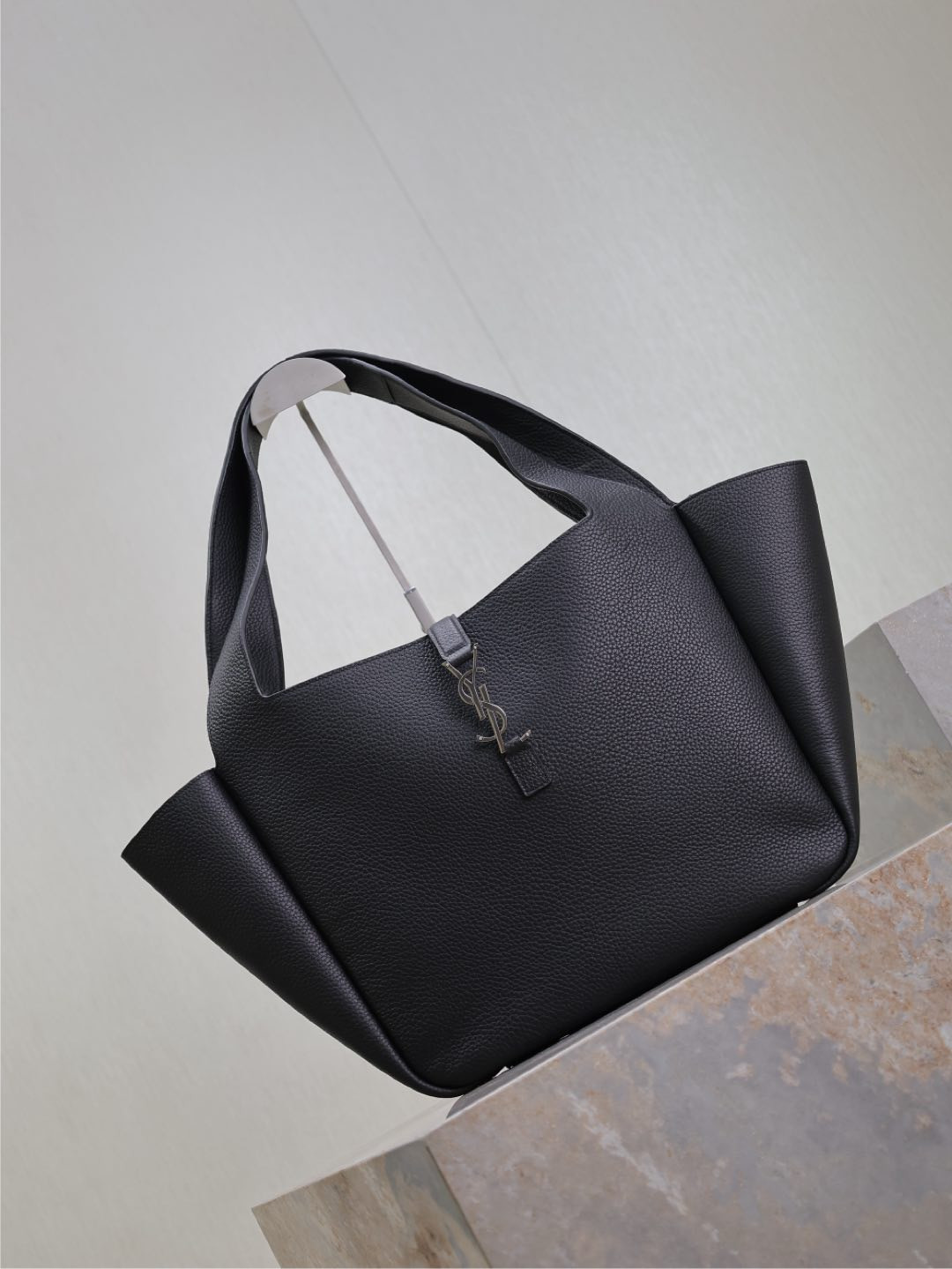 Y51 LE 5 À 7 BEA in grained leather 50×28×18cm