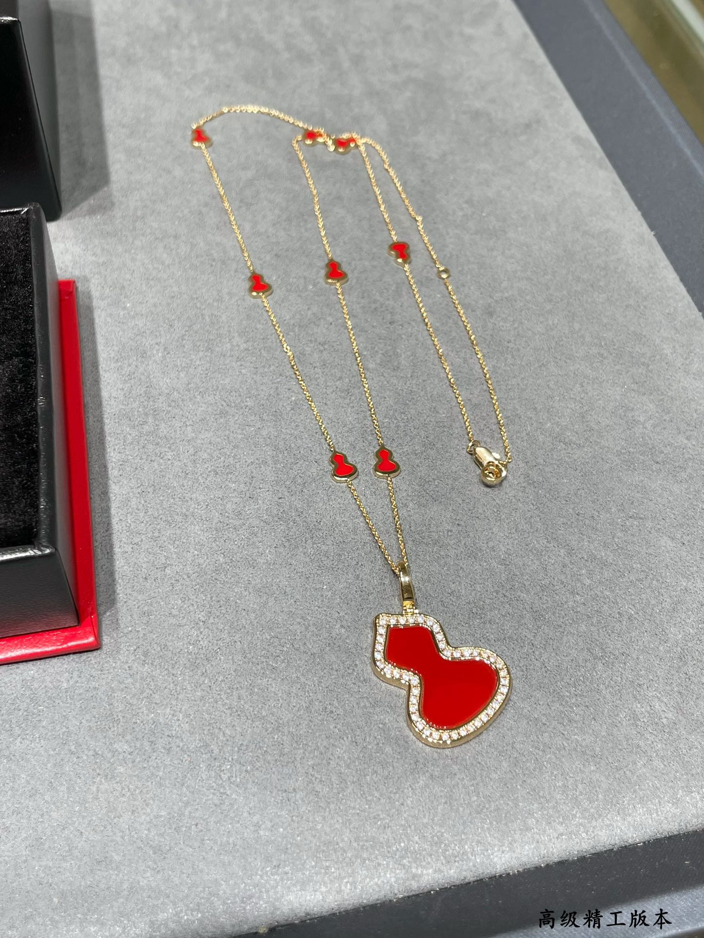 Qeelin Mini 8 Gourd Necklace