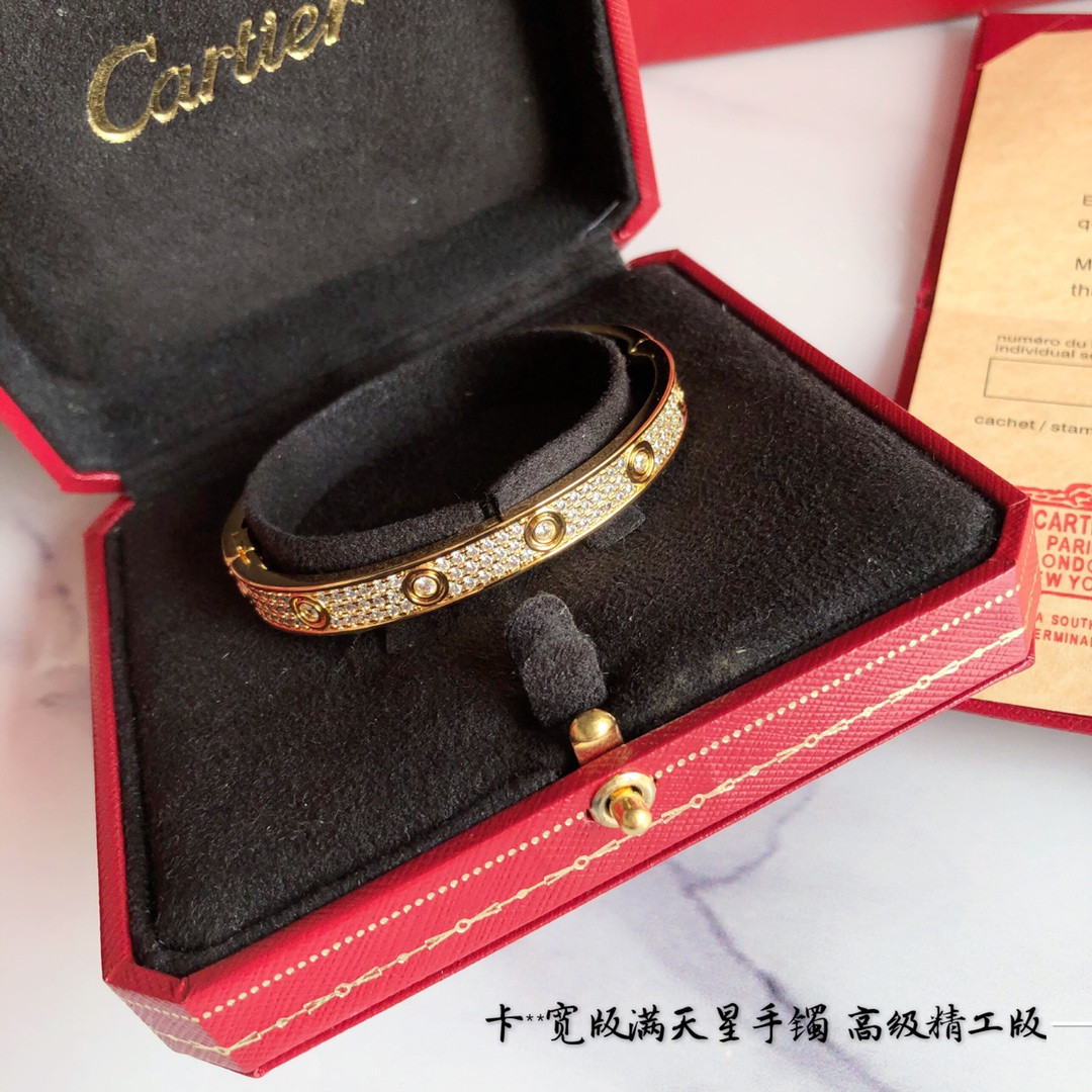 Ca*t1er Gypsophila wide Bracelet