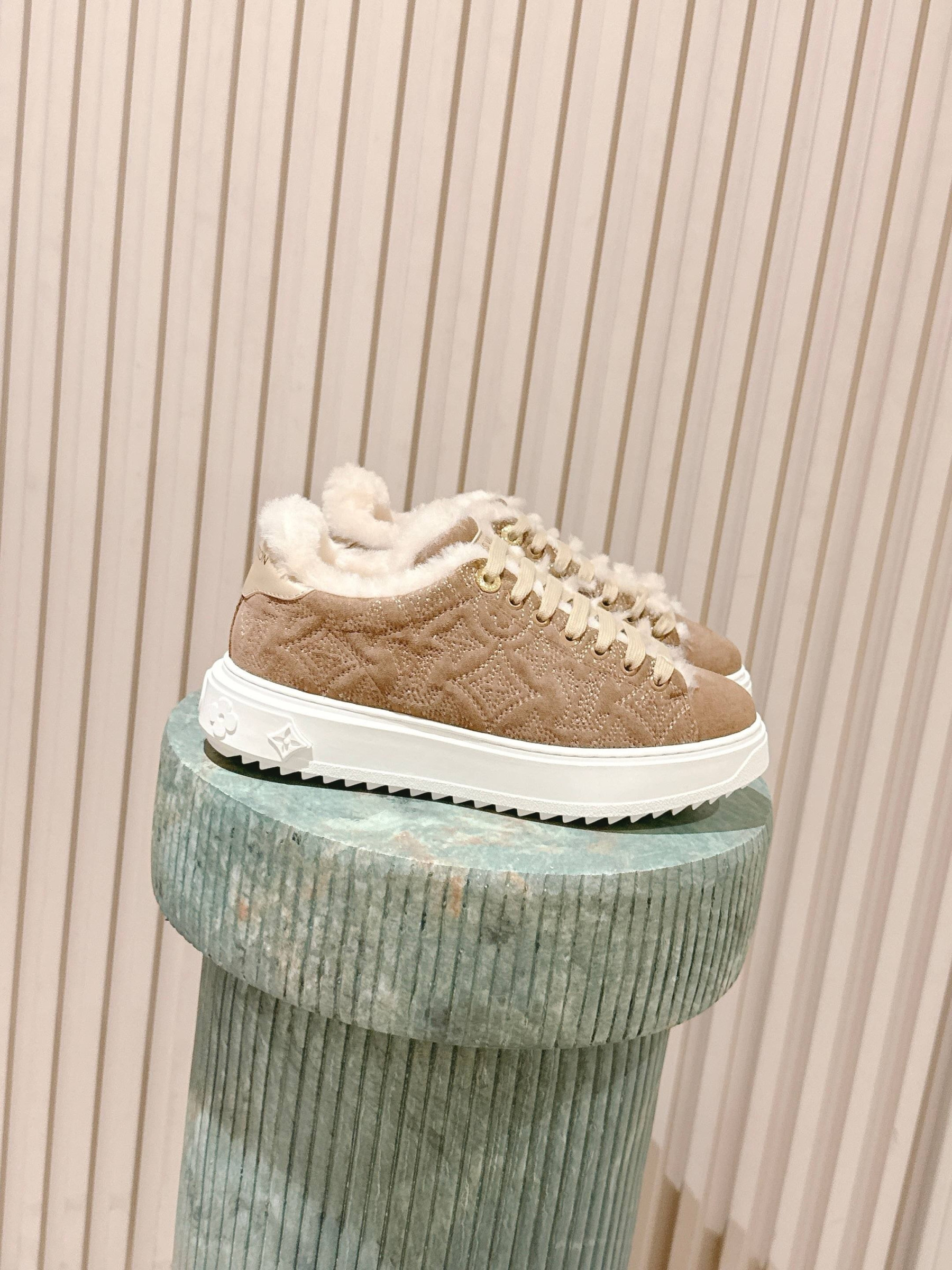 UA LV Time Out Sneaker