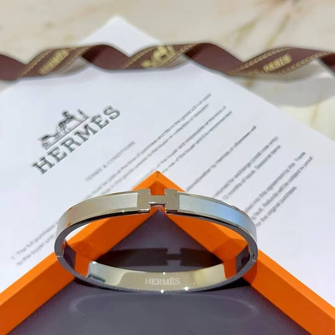 H**me5 Bracelet