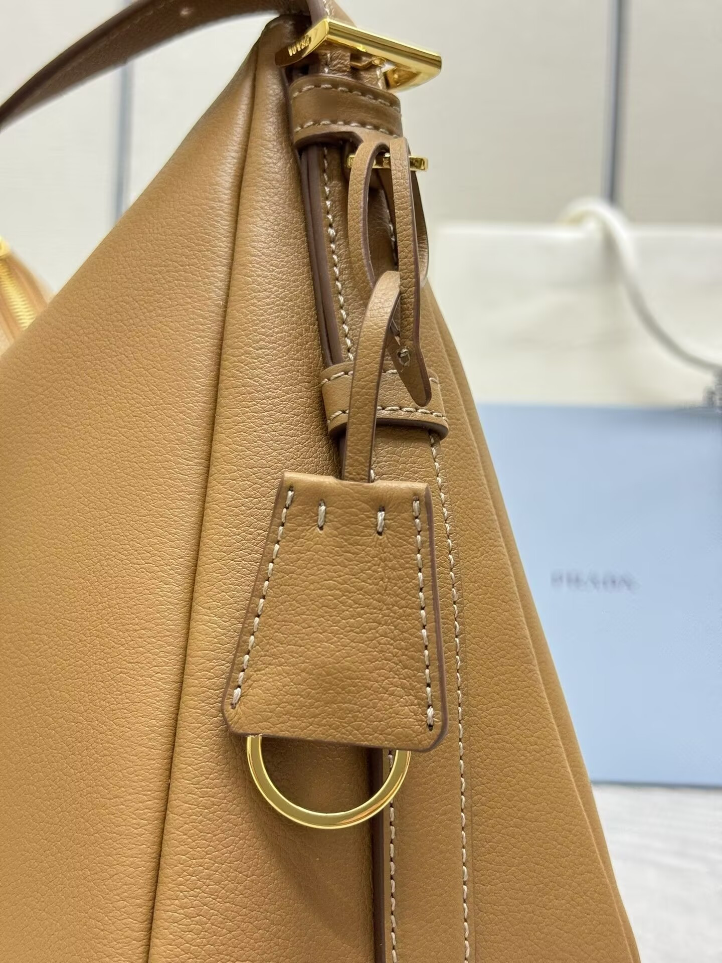 Pra*a Aimée large leather shoulder bag 39x23x12cm