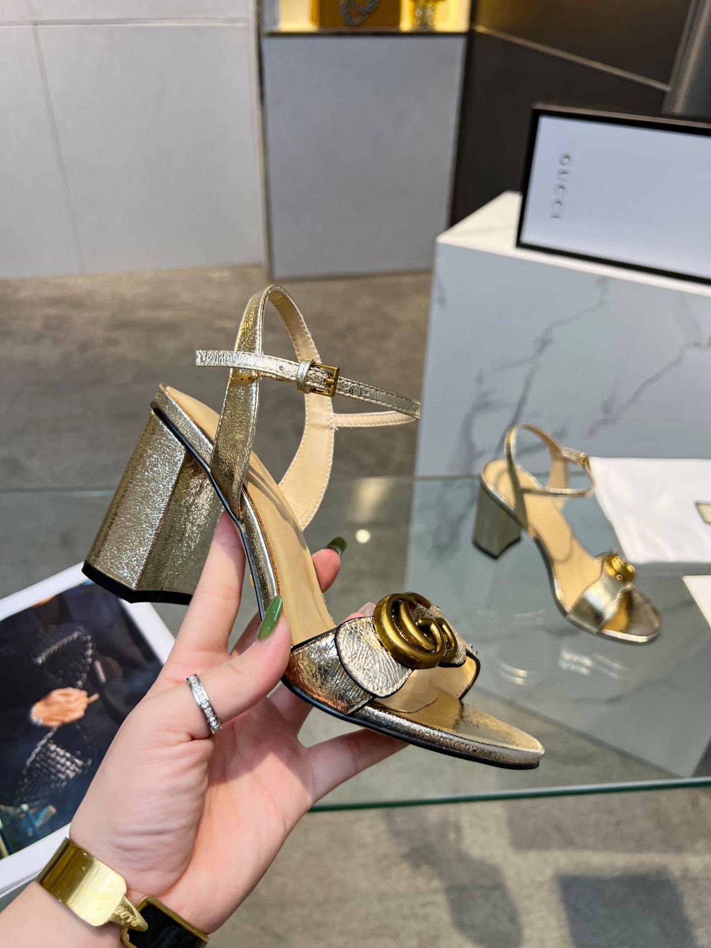 UA Gvc*1 HORSEBIT HEELED SANDAL