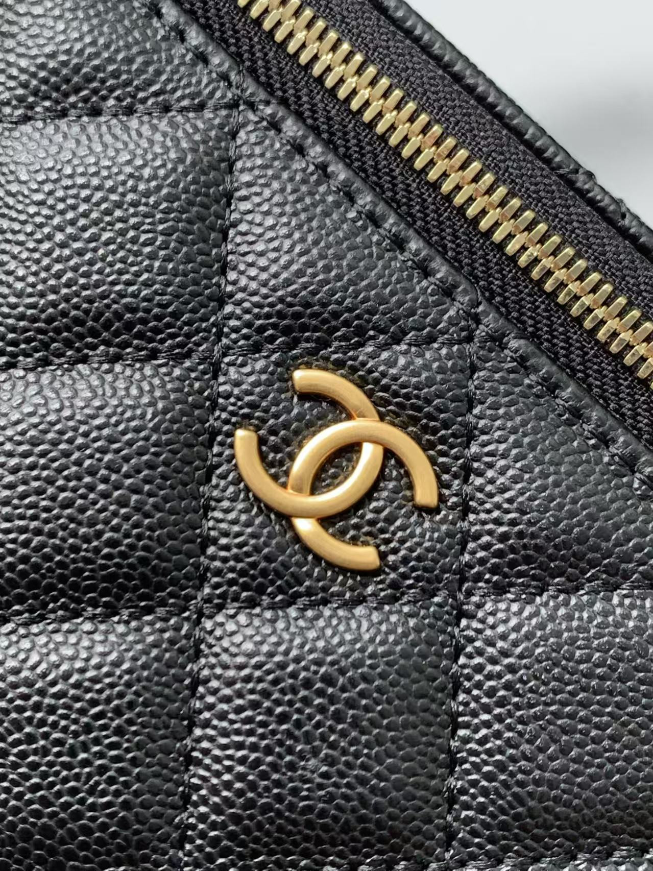Ch**el Vanity With Chain 9.5x17x8cm