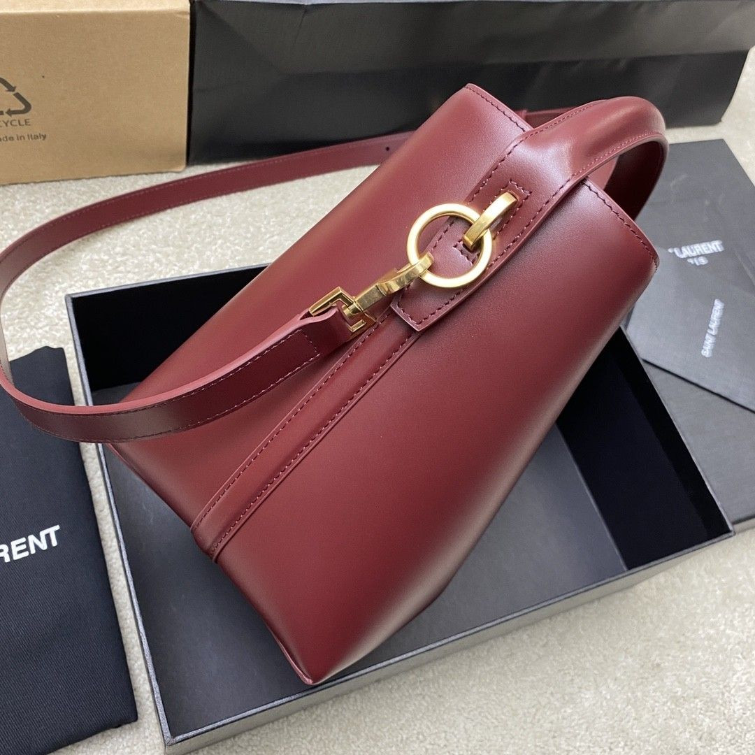 Y51 LE 37 In Shiny Leather 17x20x13cm