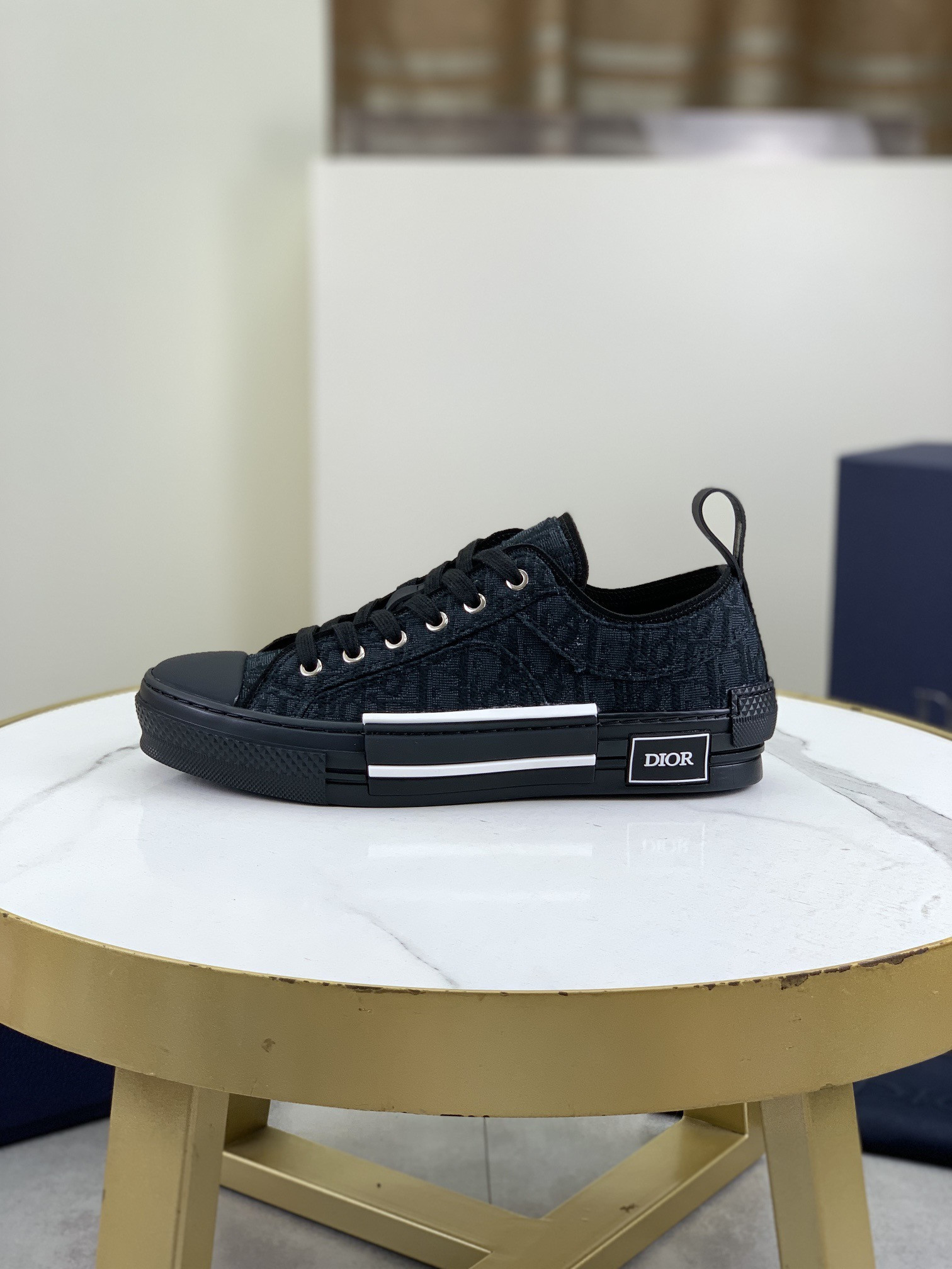 UA D10r B23 League Low-Top Sneaker