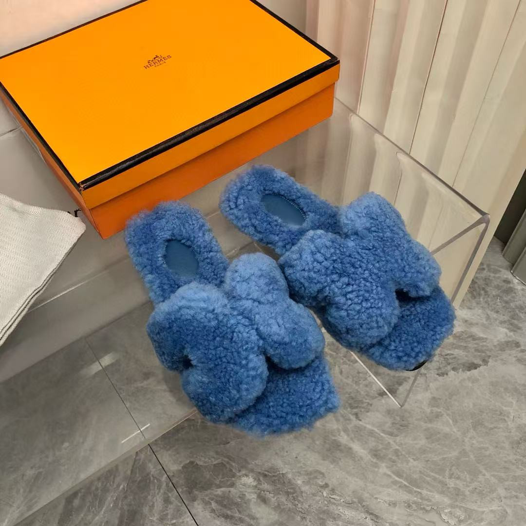 UA H**me5 Oran sandal