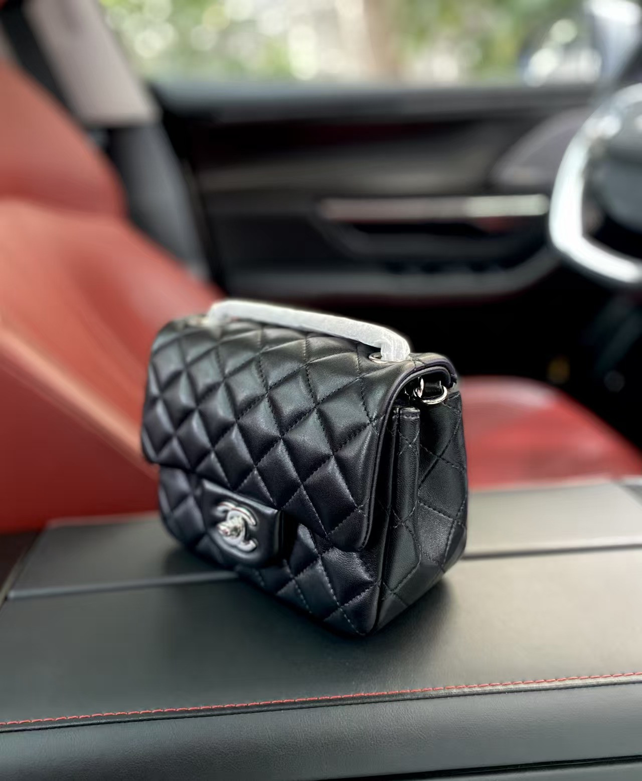 Ch**el Mini Classic Handbag Lambskin & Silver-Tone Metal Black 13.5x 17x8cm