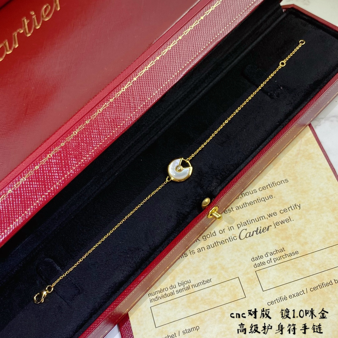 Ca*t1er amulet Bracelet