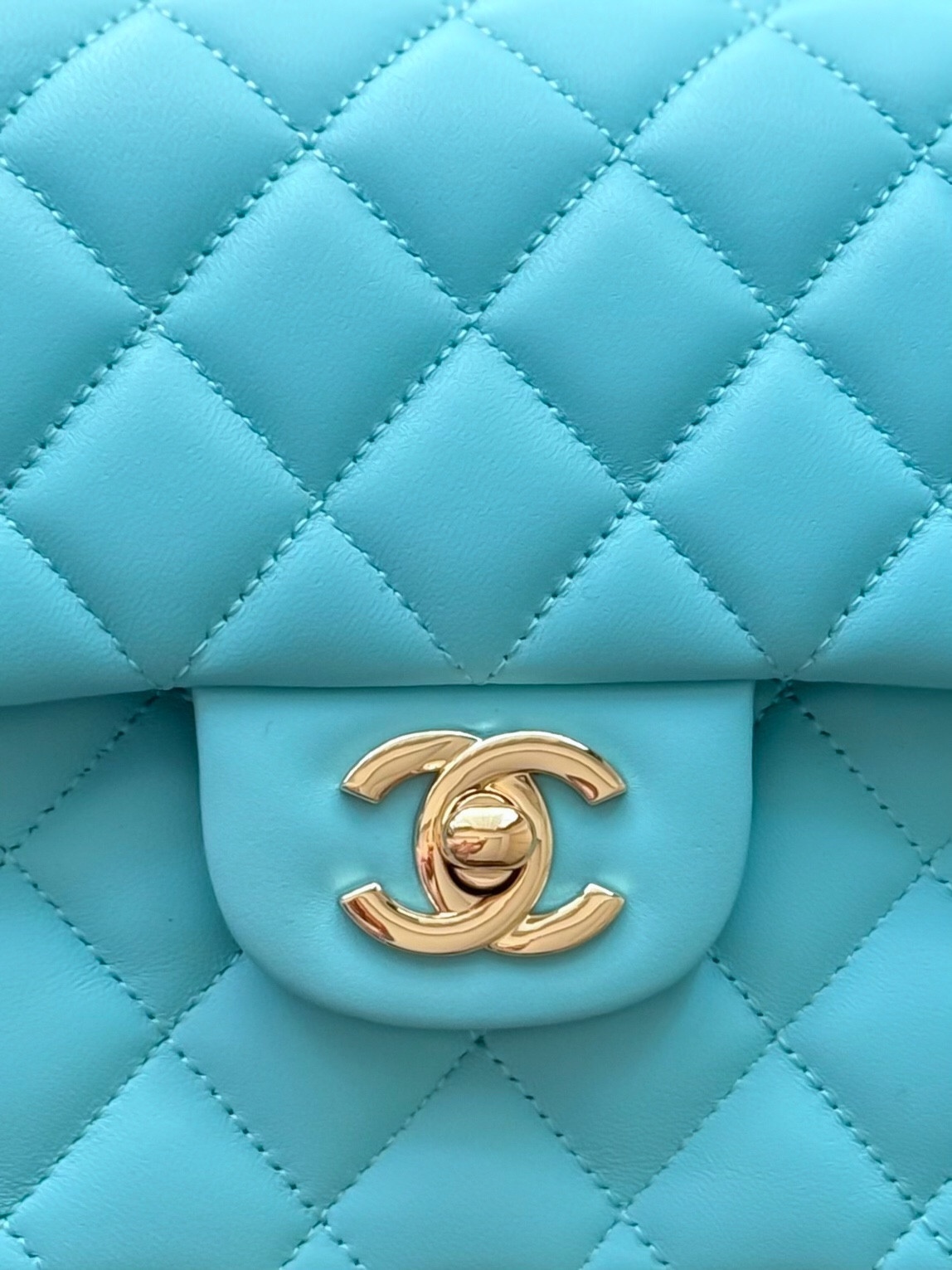 Ch**el Small Classic Bag 23x6.5x14cm