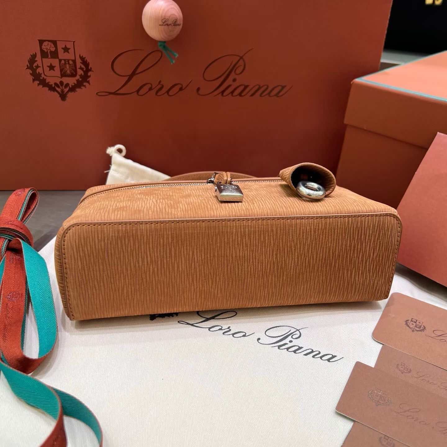 L0r0 P1ana Extra Bag L23 23x12x7cm