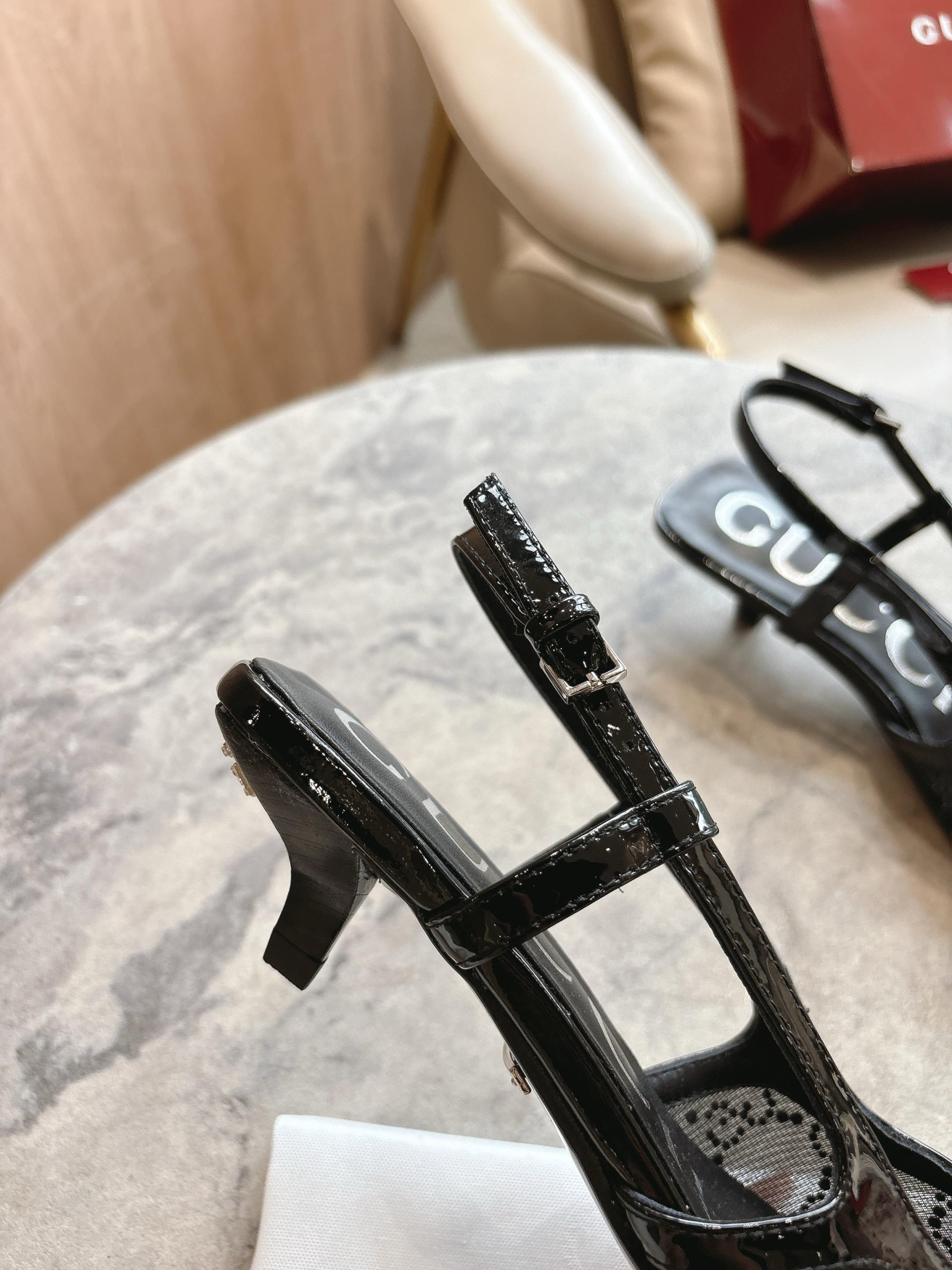 UA Gvc*1 GG Slingback