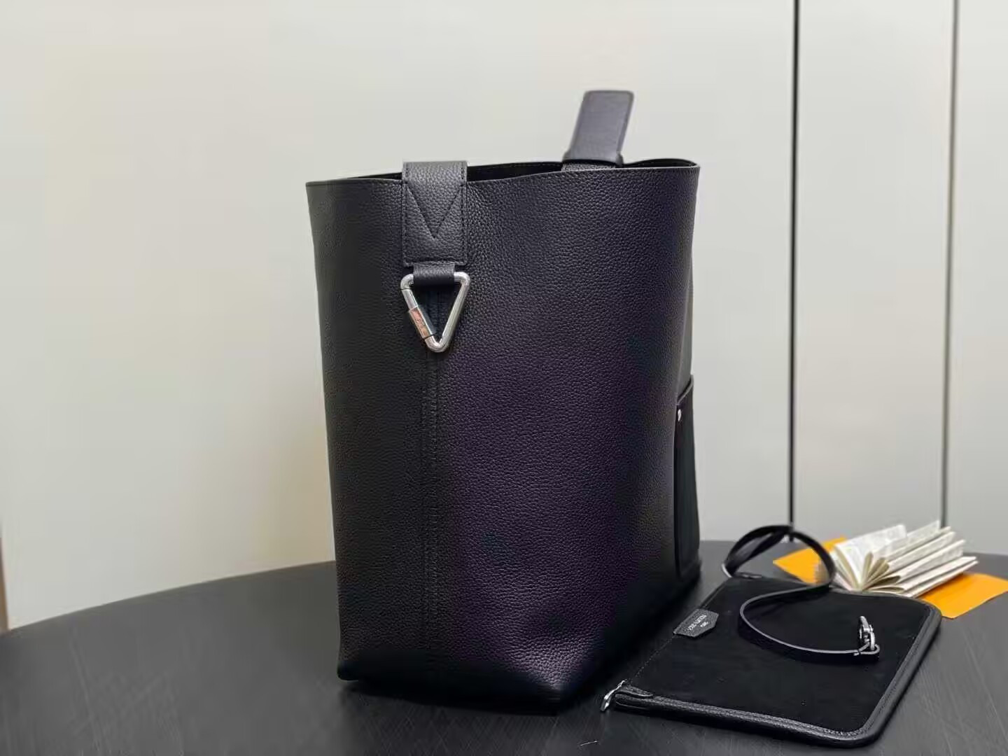 LV Verso Hobo M27022 33 x 15.5 x 30cm