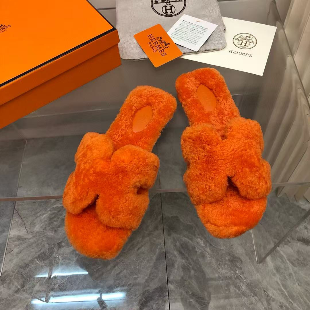 UA H**me5 Oran sandal