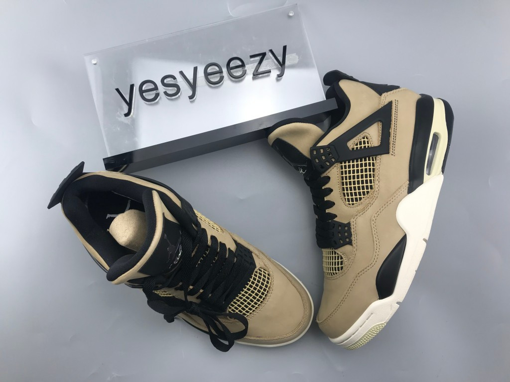 UA AIR JORDAN WMNS AIR JORDAN 4 RETRO "MUSHROOM"