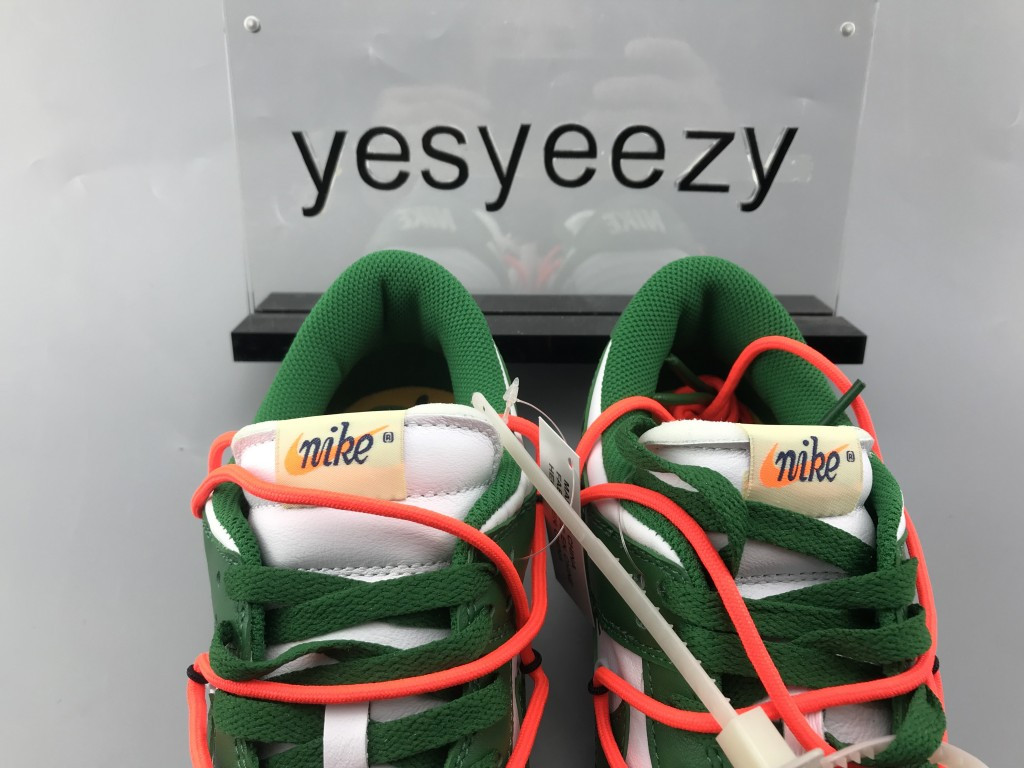 UA NIKE OFF-WHITE X DUNK LOW "PINE GREEN"