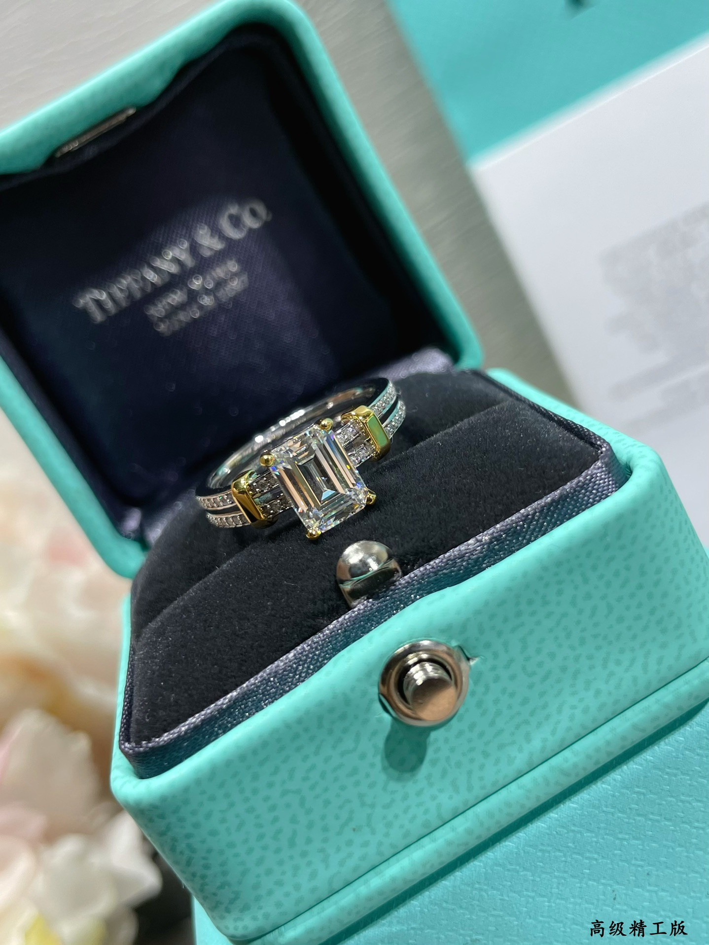 t*f*ny & co. mixed-metal white D1am0nd ring ag925