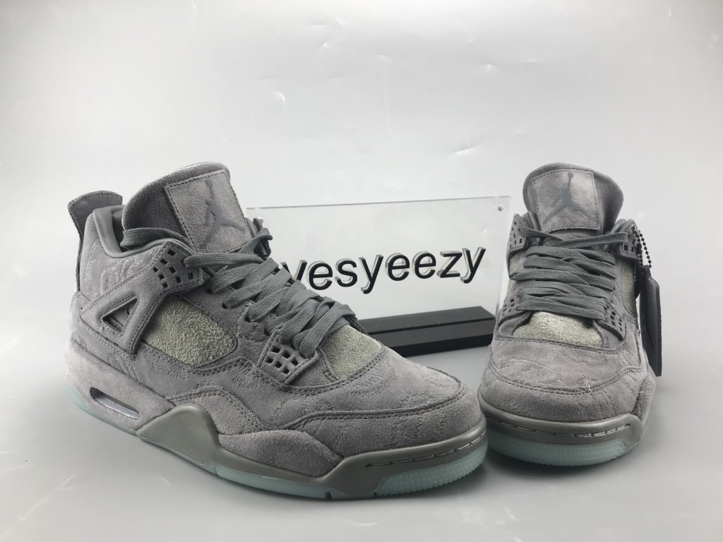 UA AIR JORDAN 4 RETRO KAWS "COOL GREY"