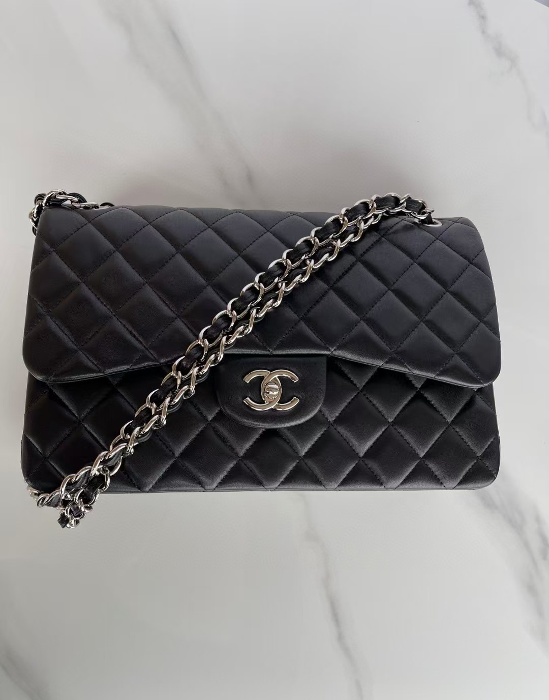 Ch**el Classic Flap Jumbo 30cm CF shiny black 19.5×30×10cm