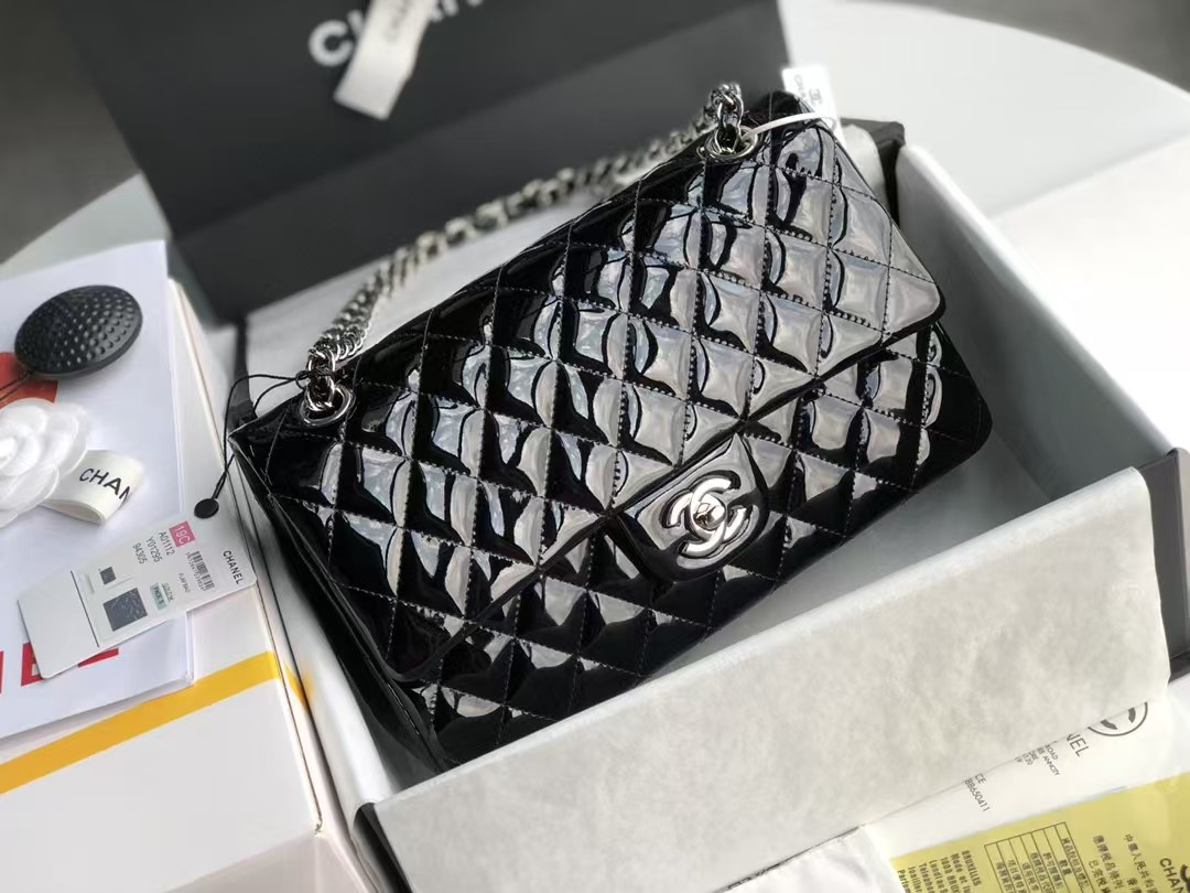 Ch**el Classic Flap Bag CF 25.5x15x6cm